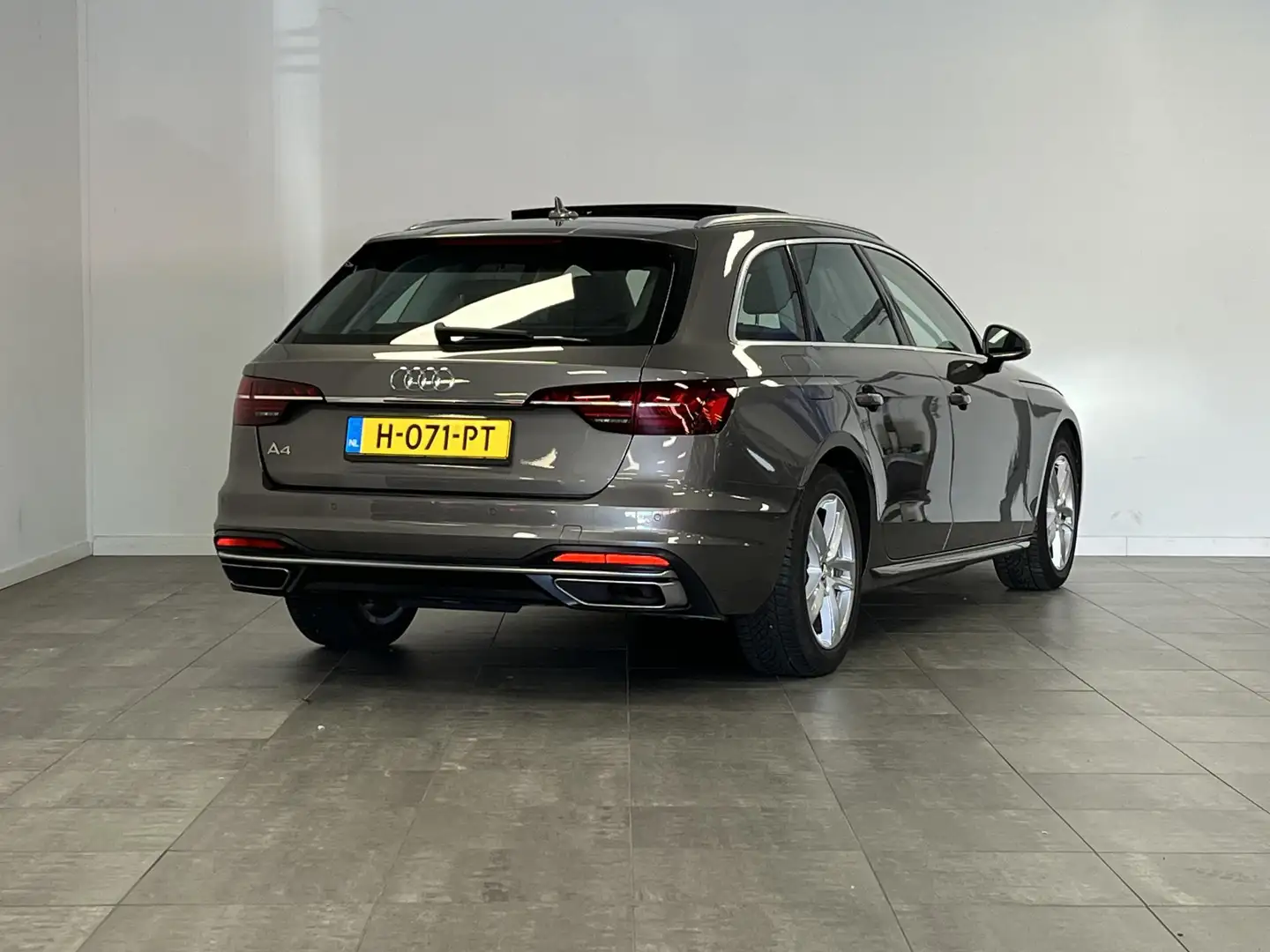 Audi A4 Avant 35 TFSI Launch edition | Adaptive Cruise Con Grijs - 2