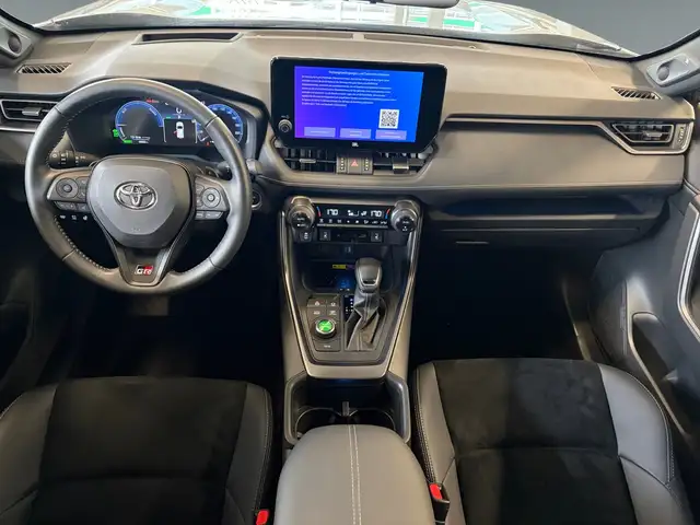 Toyota RAV4 view 11
