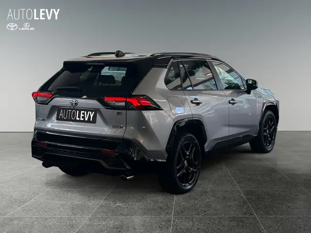 Toyota RAV4 view 6