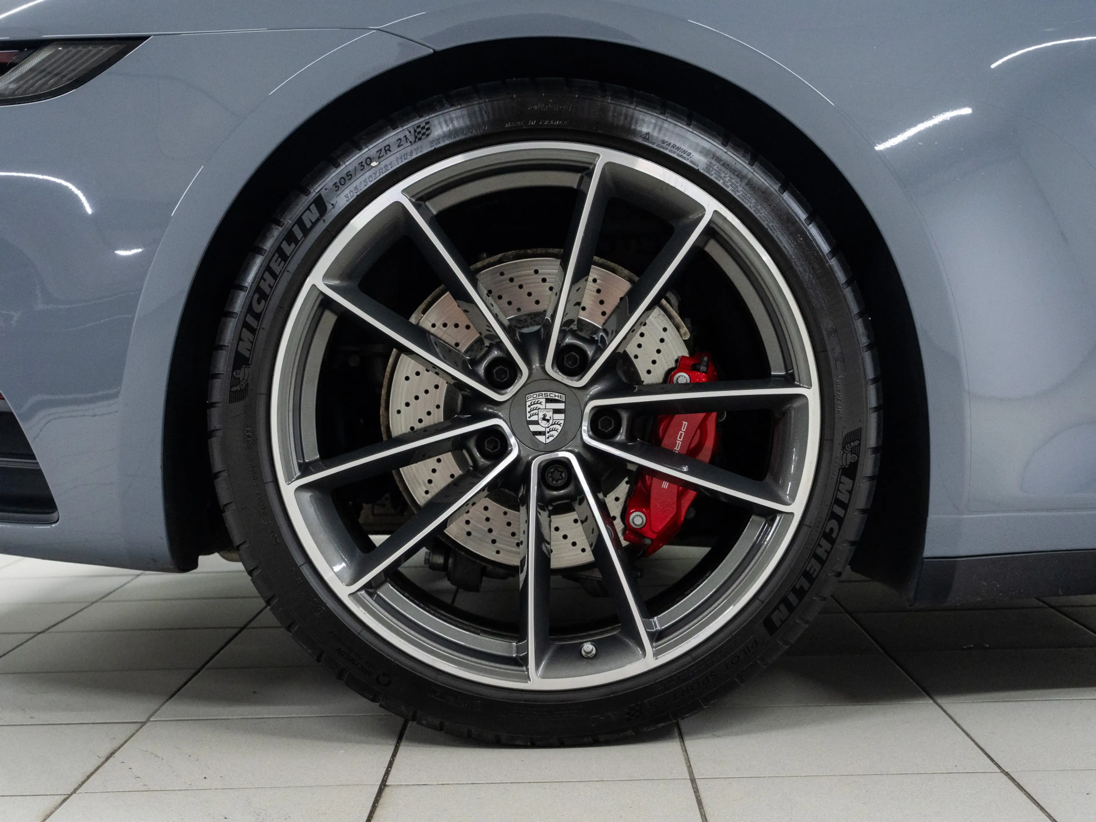 Porsche 992 Carrera 4S Cabriolet — photo 11