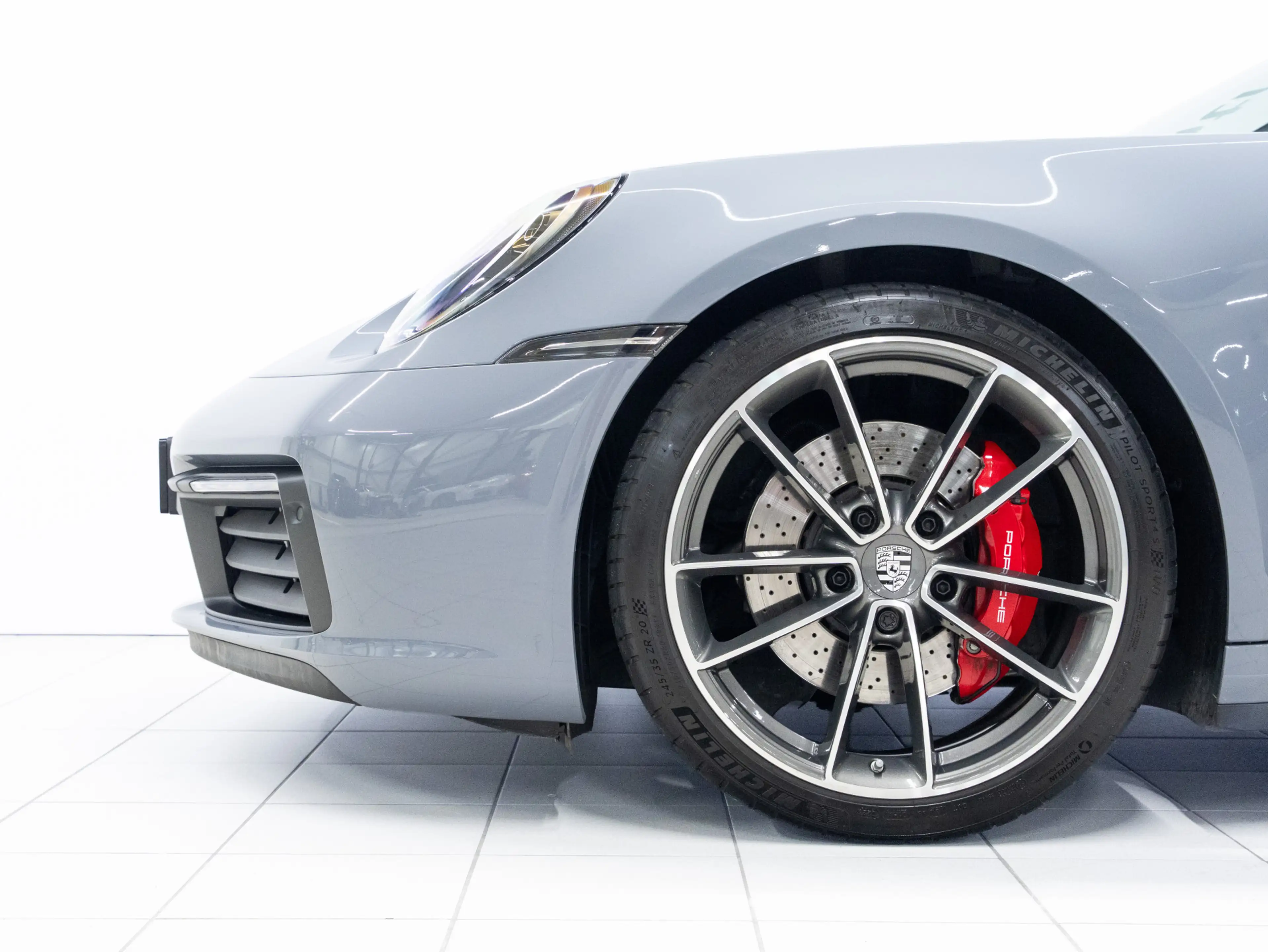 Porsche 992 Carrera 4S Cabriolet — photo 7