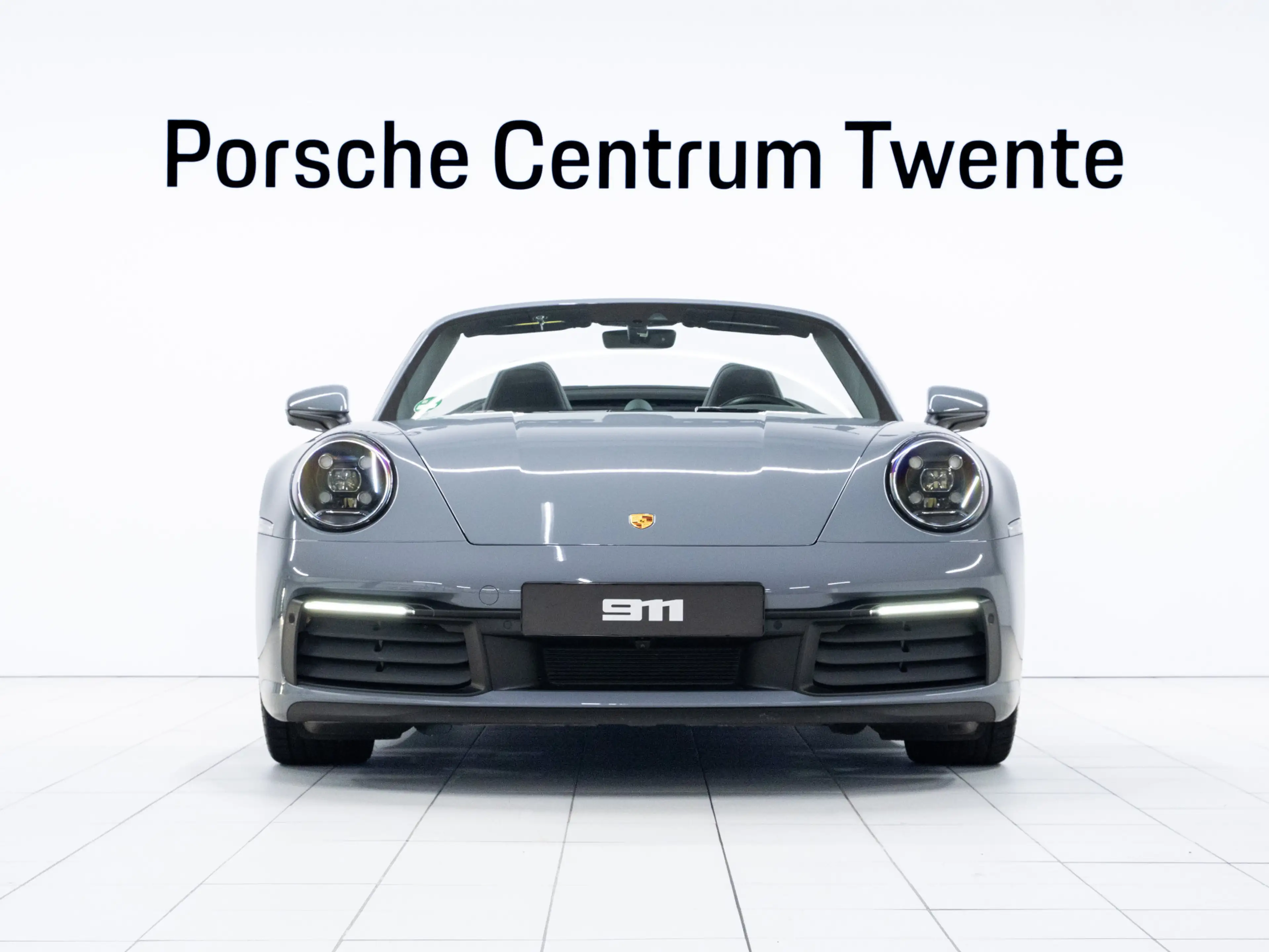Porsche 992 Carrera 4S Cabriolet — photo 2