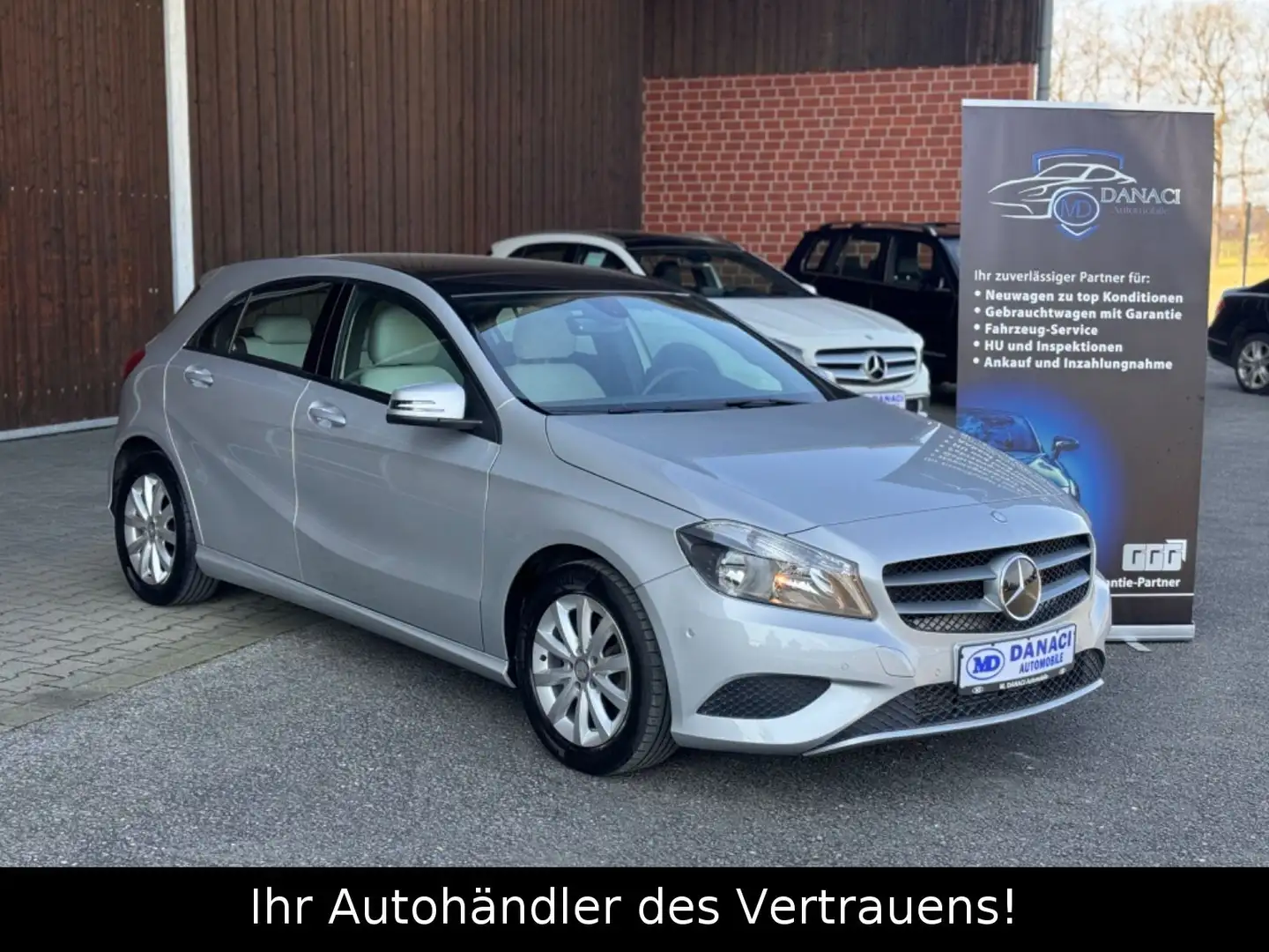 Mercedes-Benz A 180 Automatik-Pano-SHZ-PDC-8Fach Bereift/1.Hnd Argento - 1