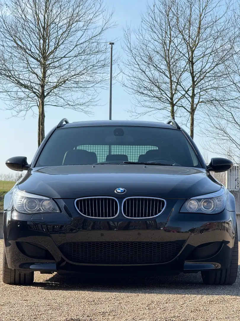 BMW M5 Basis Schwarz - 1