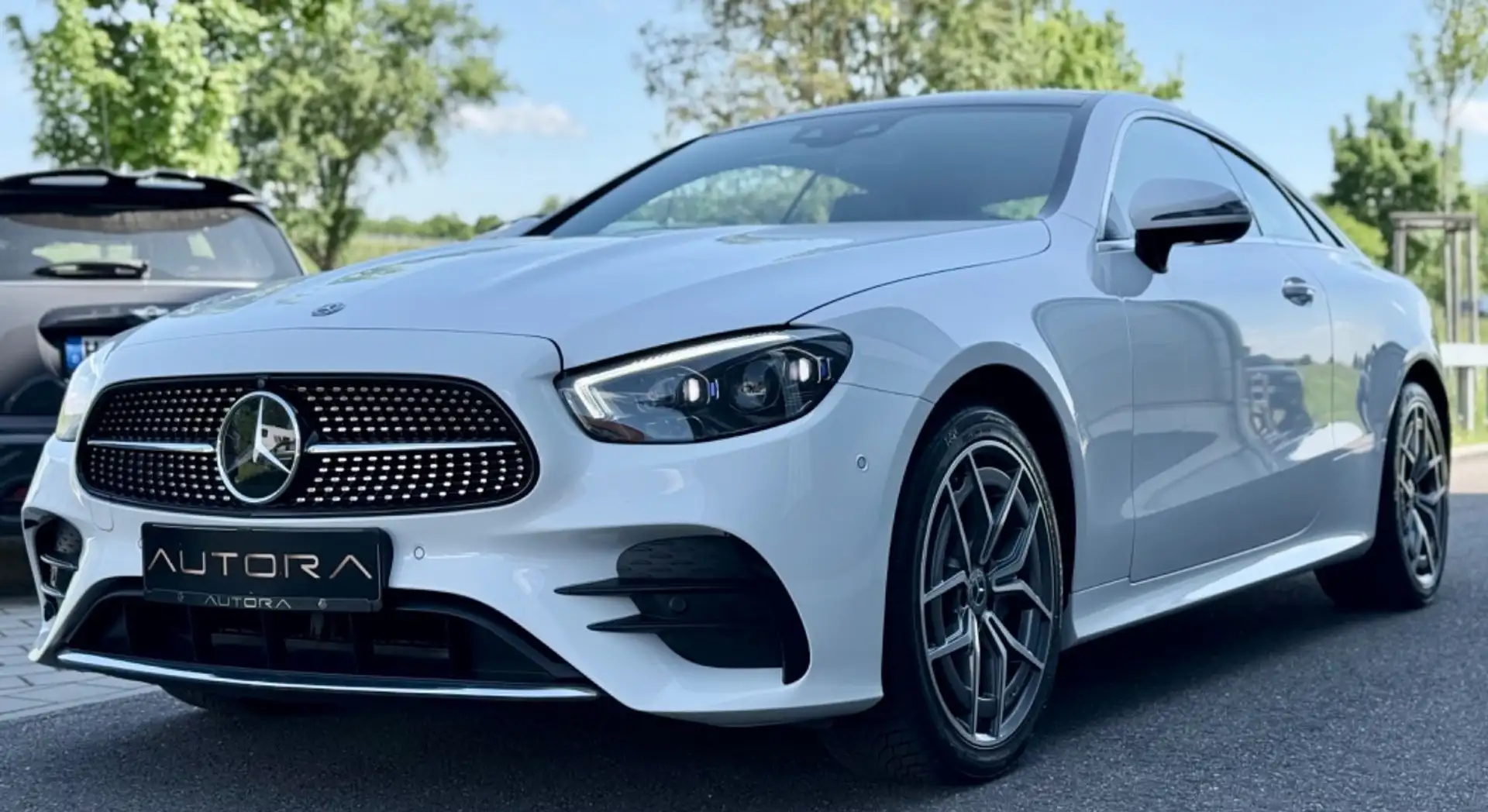 Mercedes-Benz E 300 d Coupe 4Matic AMG|PANO|SITZLÜFT|360°|JS| Weiß - 2