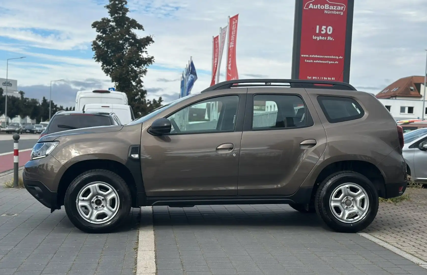 Dacia Duster II Comfort / 1. Hand / Scheckheft Brun - 2