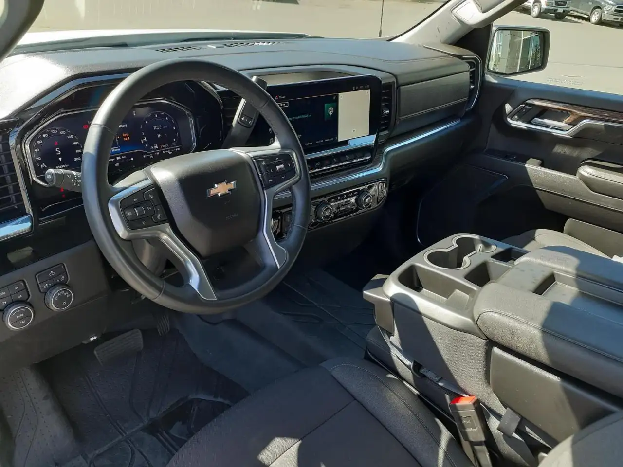 Chevrolet Silverado 1500 снимка Chevrolet Silverado 1500