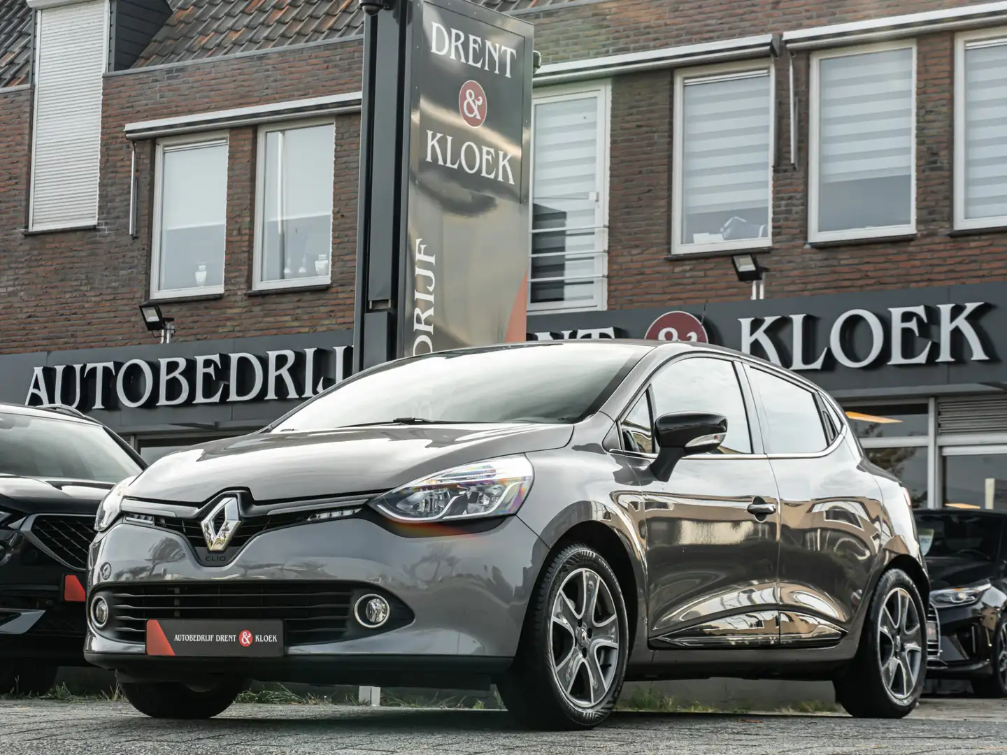 Renault Clio 0.9 TCe ECO Night&Day ORG NL CAMERA TREKHAAK PDC C Grijs - 1