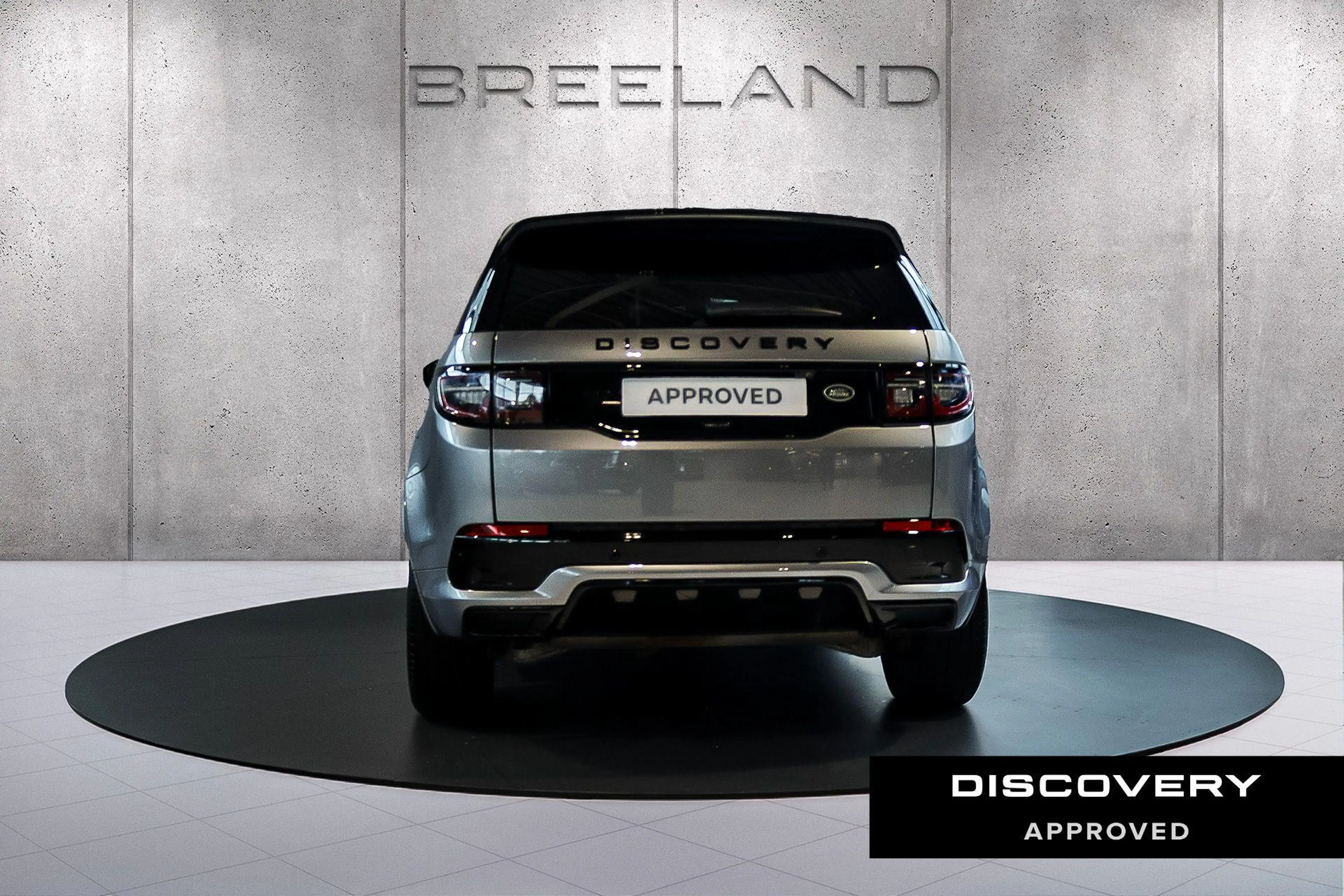 Land Rover Discovery Sport P300e R-DYNAMIC SE — photo 7