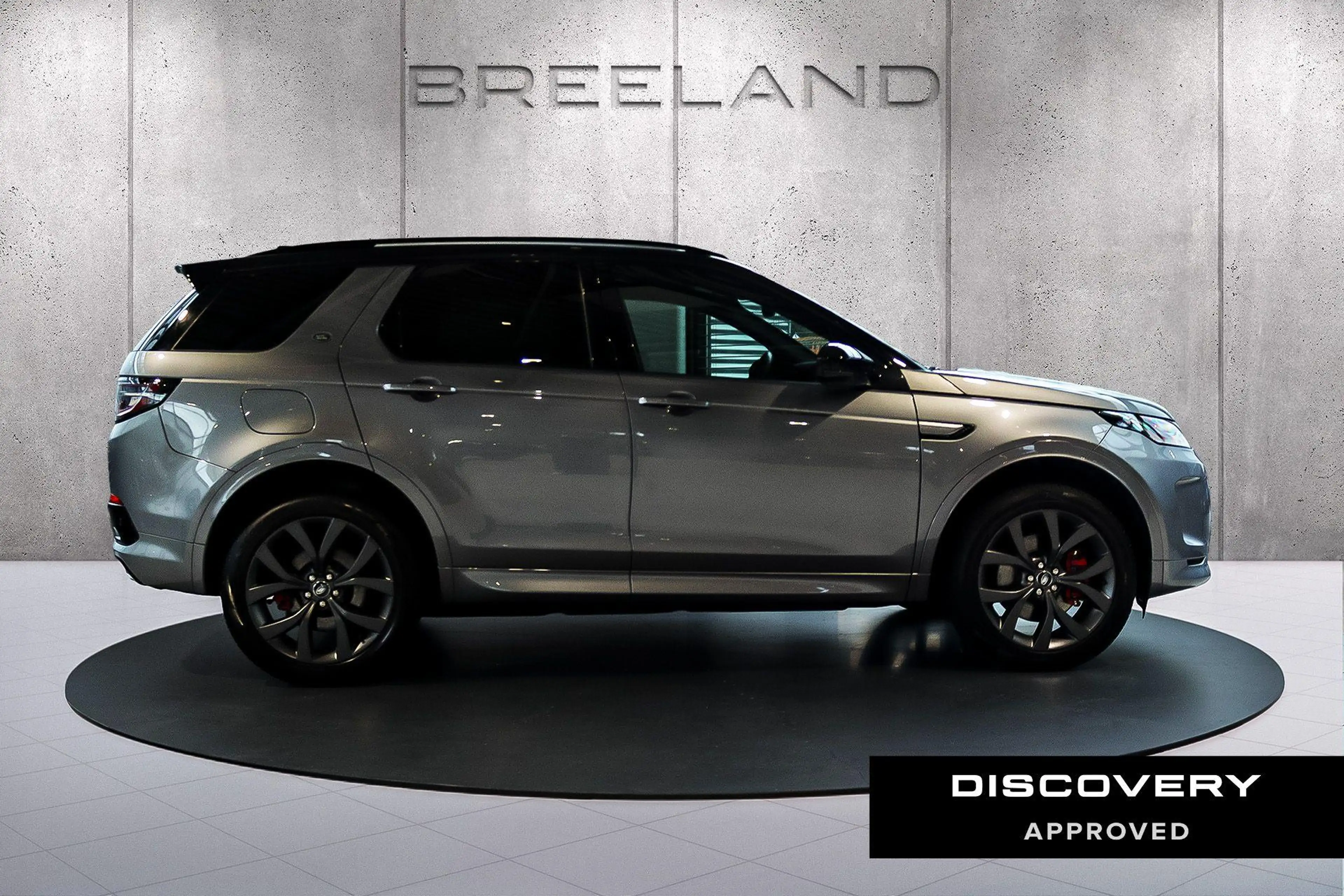 Land Rover Discovery Sport P300e R-DYNAMIC SE — photo 6