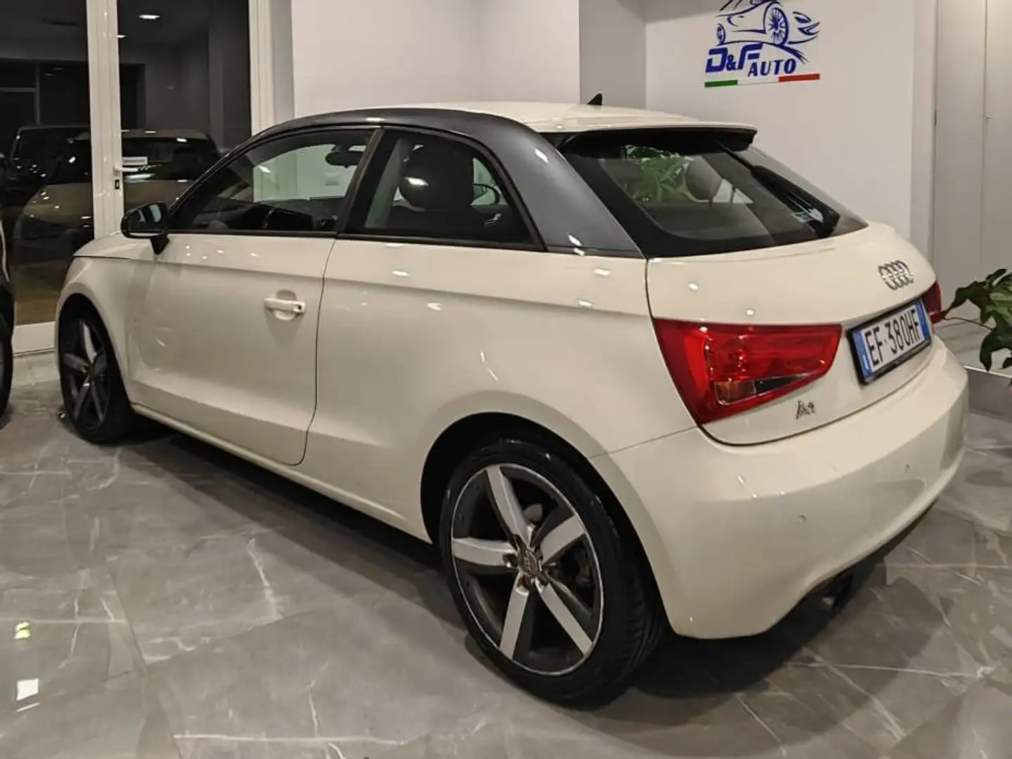 Audi A1 A1 I 2010 3p 1.6 tdi Ambition 105cv Alb - 1