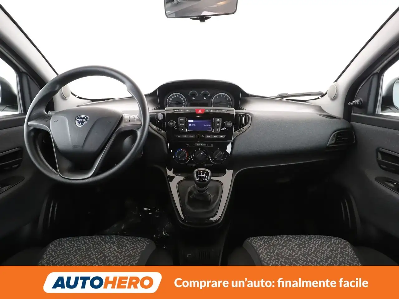 Lancia Ypsilon 2021 — фото 12