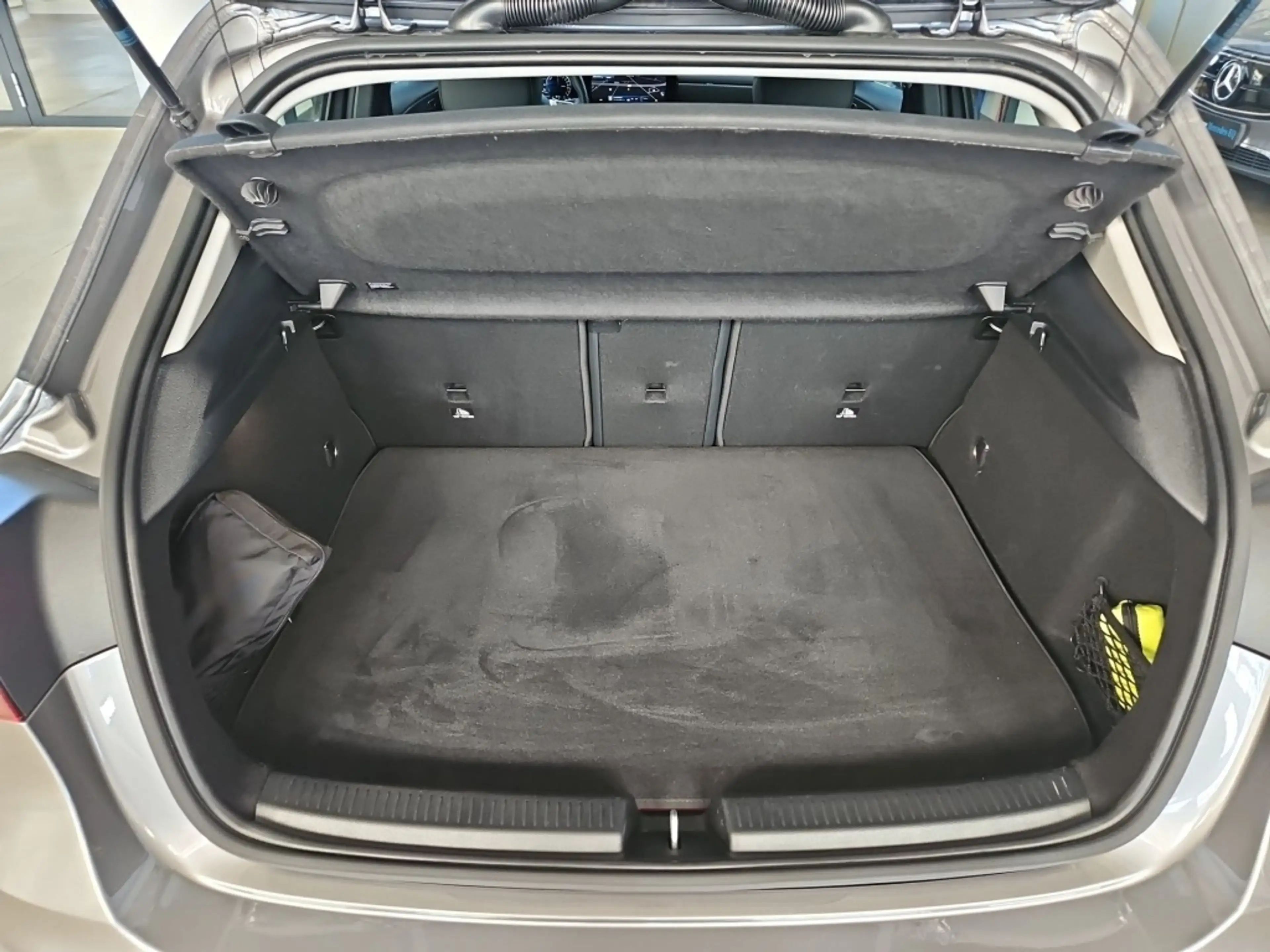 Mercedes-Benz A 250 A250e Progressive Totwi. LED SHZ Tempomat KAM — photo 12