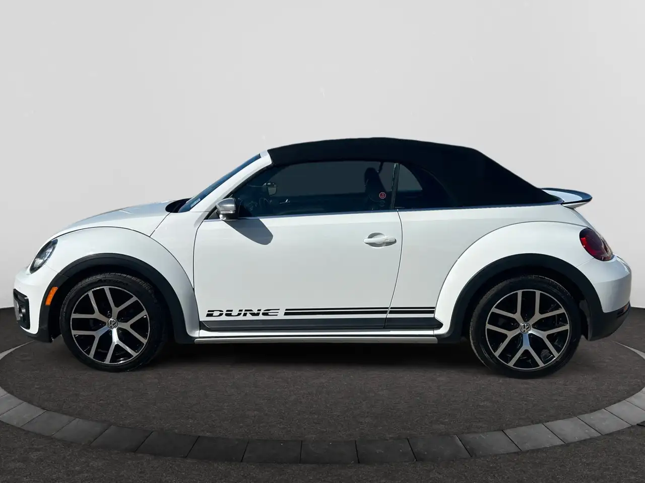 Volkswagen Beetle снимка Volkswagen Beetle