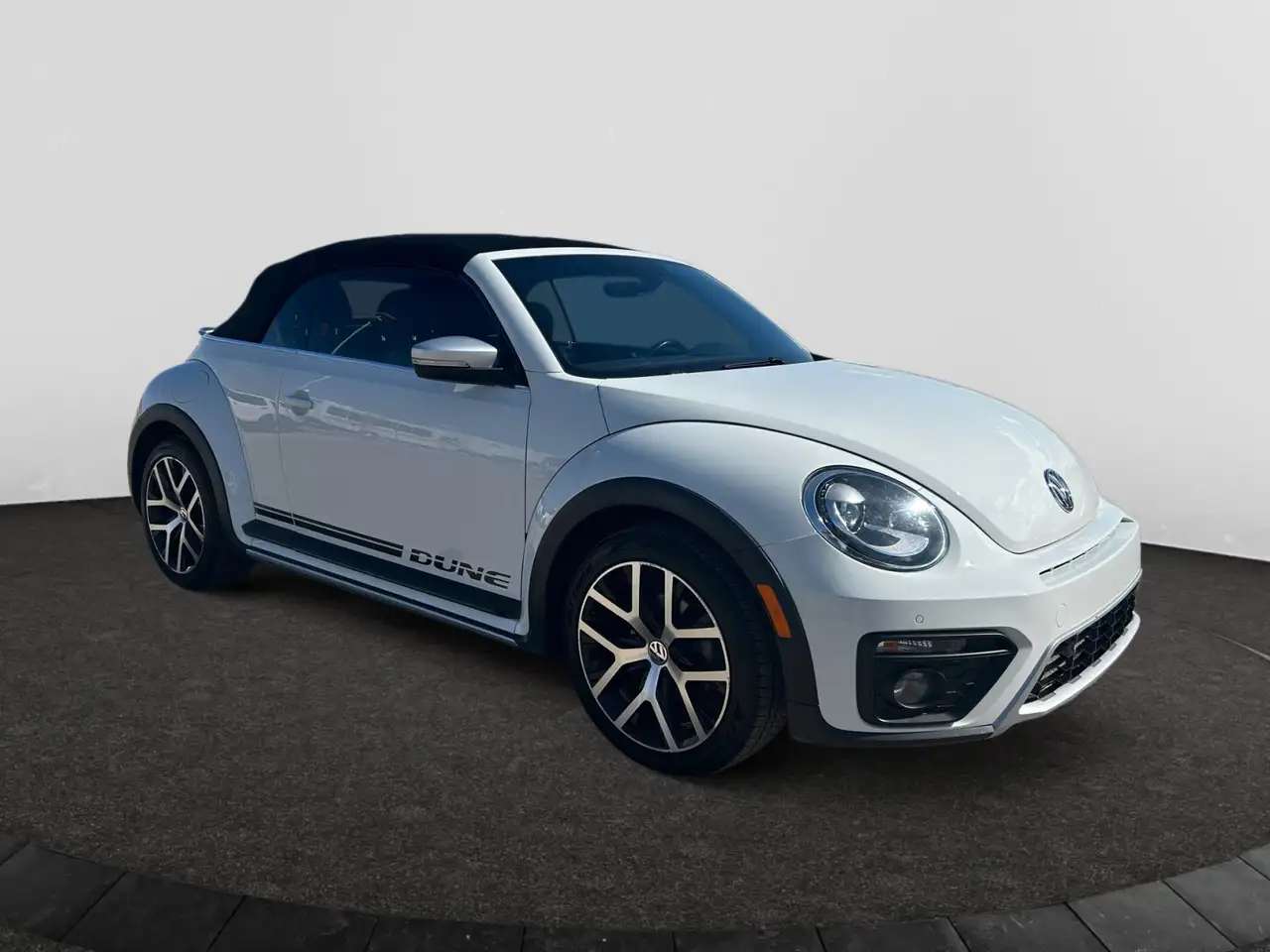 Volkswagen Beetle снимка Volkswagen Beetle