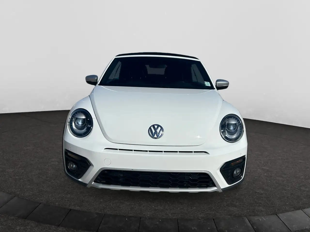 Volkswagen Beetle снимка Volkswagen Beetle