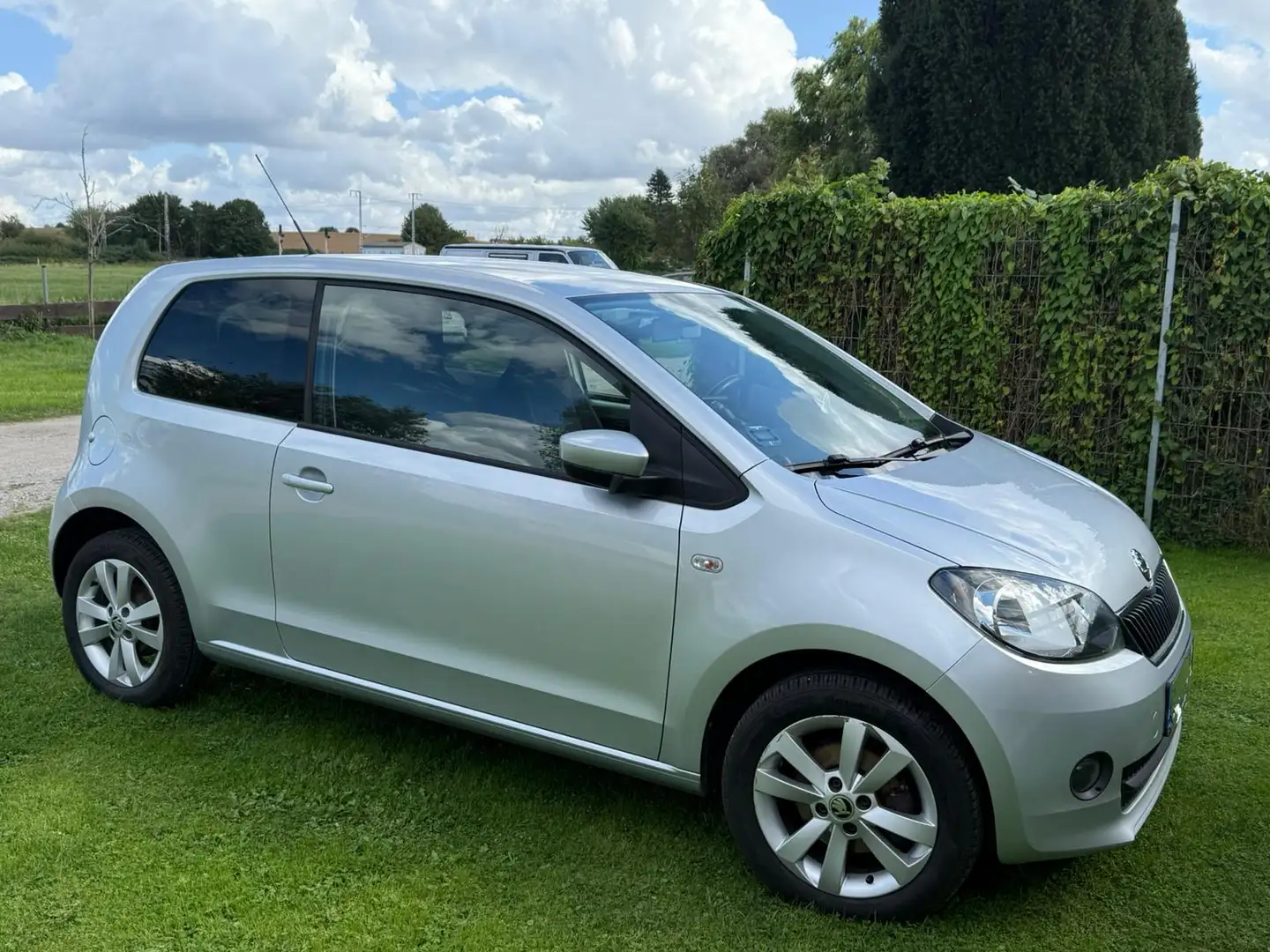 Skoda Citigo Citigo 1.0 MPI Active Grau - 1