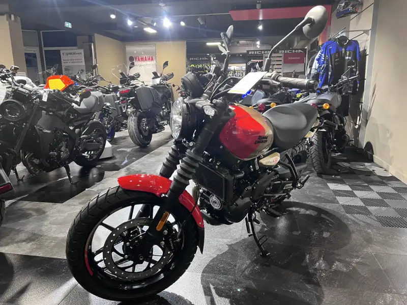 Royal Enfield Guerrilla 450 GOLD - foto 2