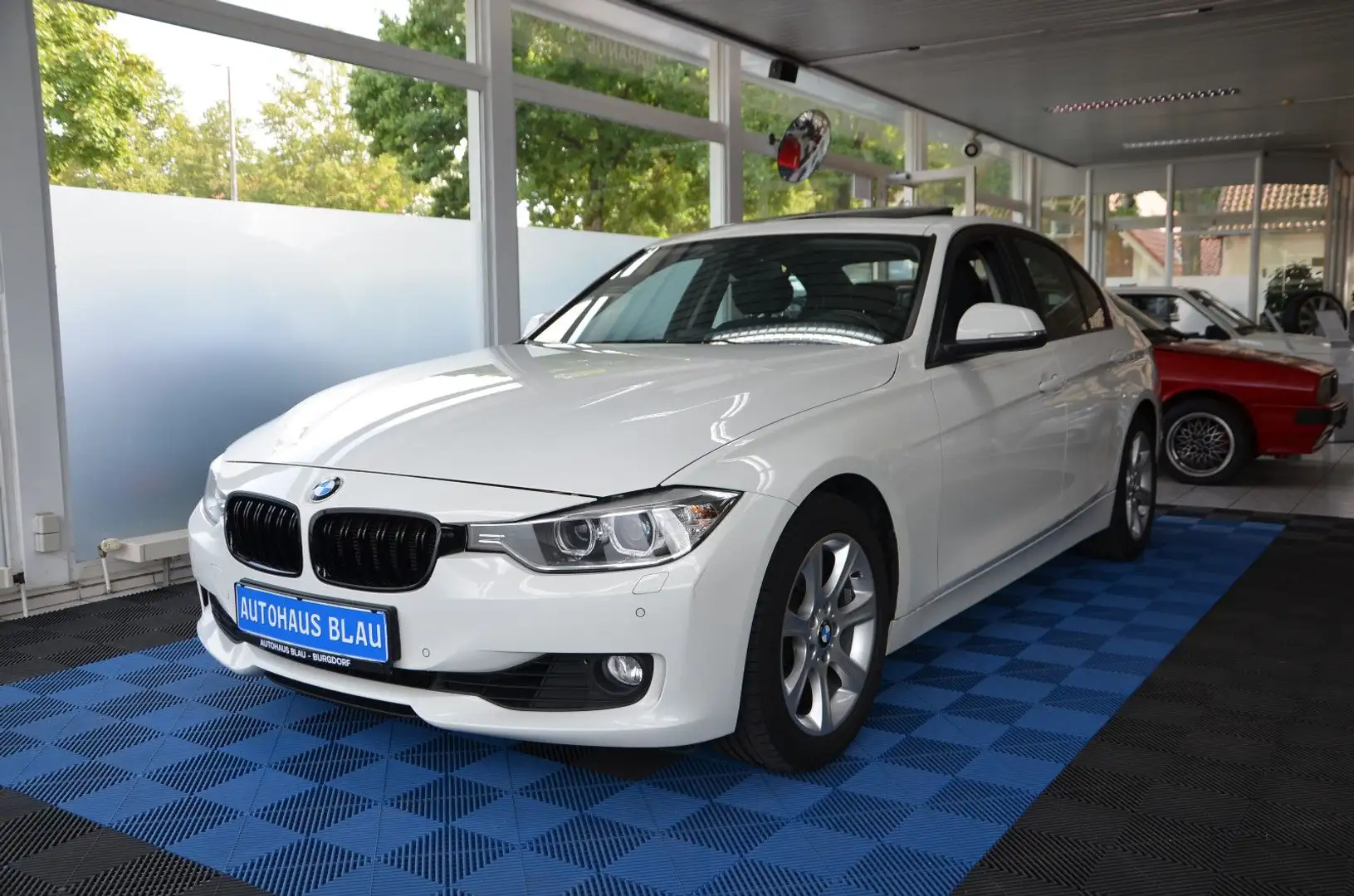 BMW 330 d Lim. *AUTOMATIK*LEDER*NAVI*GSD*XENON*2.HAND Blanc - 1