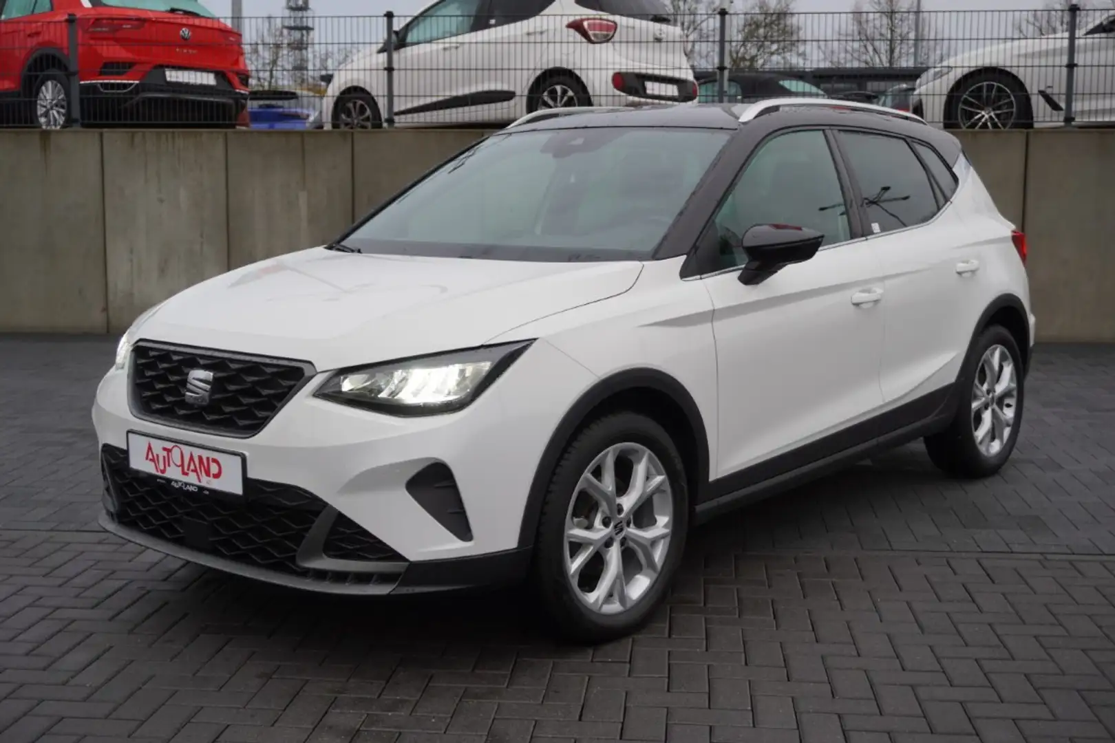 SEAT Arona 1.0 TSI FR LED Navi FullLink Sitzheizung Weiß - 2