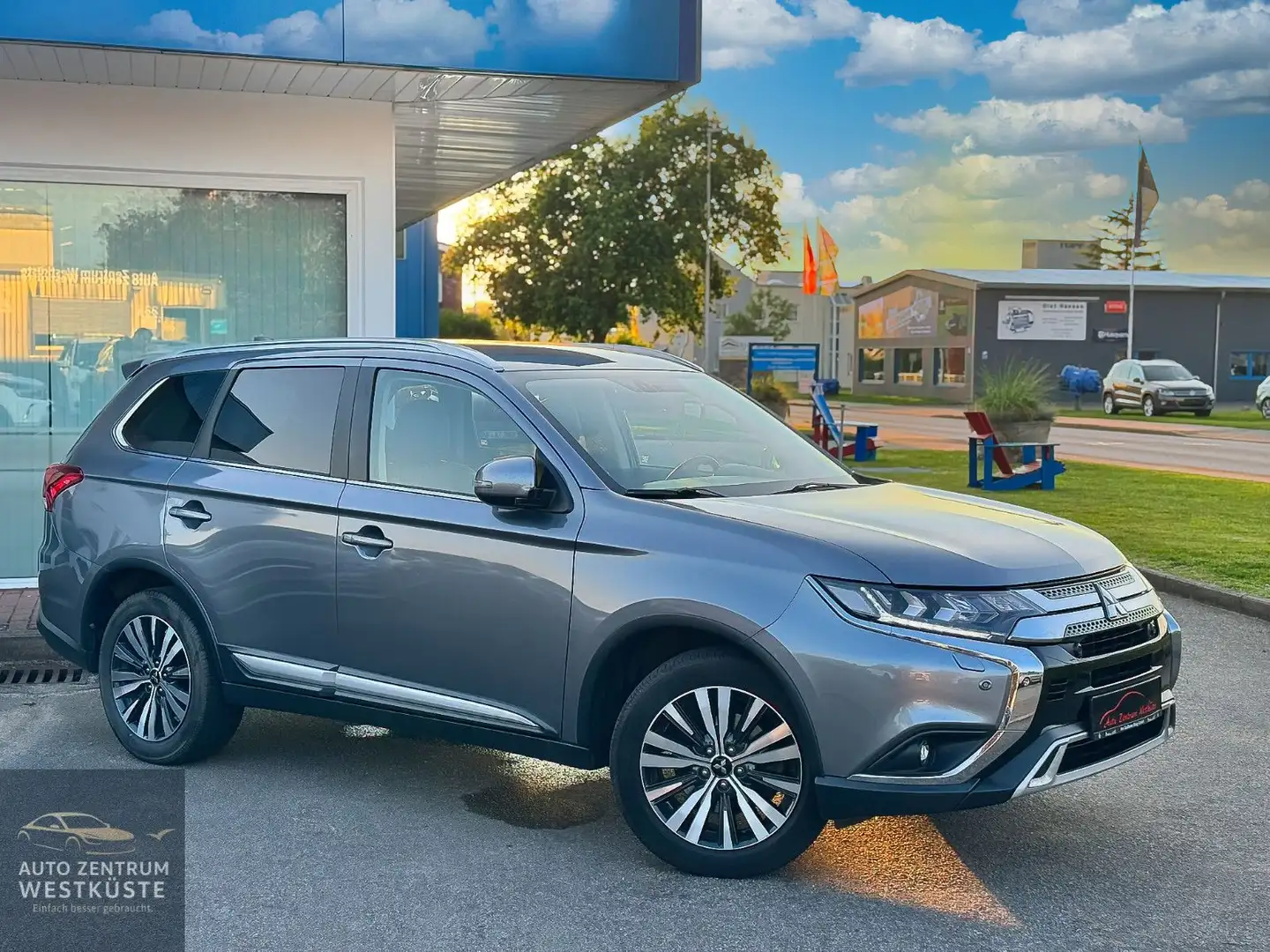 Mitsubishi Outlander 2.0 Edition 100 4WD AHK Navi Kamera Gris - 1