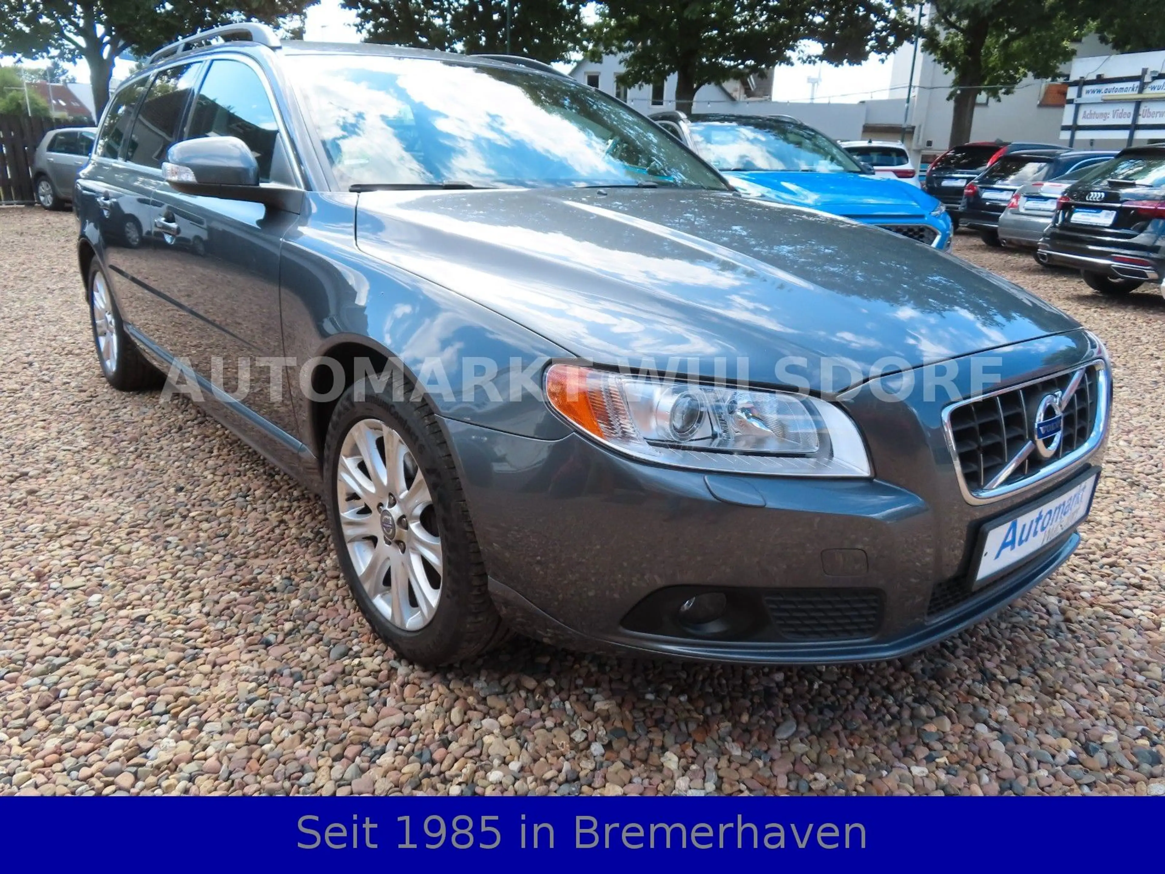 Volvo V70 Kombi Momentum,2,4D,AUTOMATIK,Leder,AC,AHK