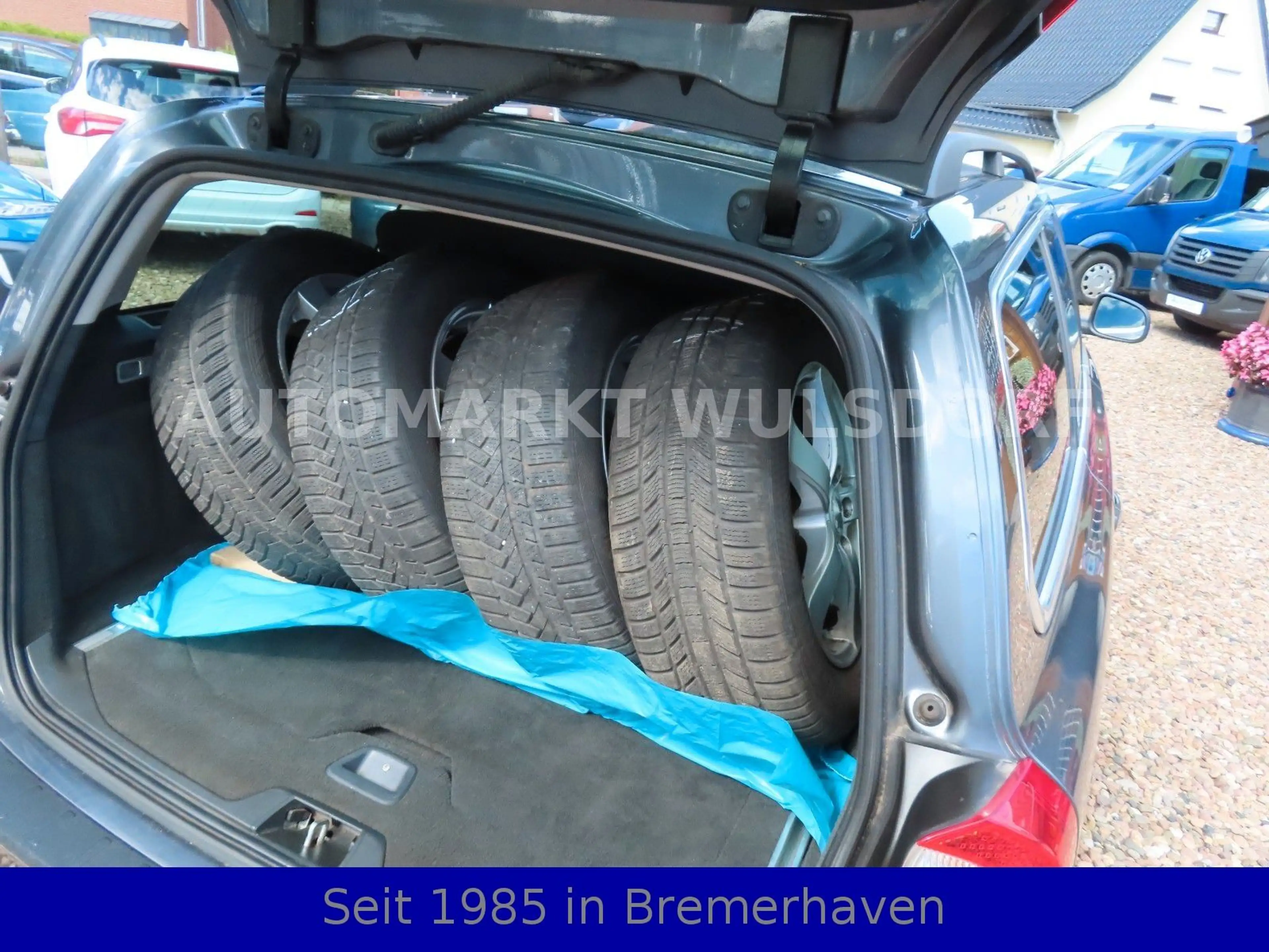 Volvo V70 Kombi Momentum,2,4D,AUTOMATIK,Leder,AC,AHK — photo 12