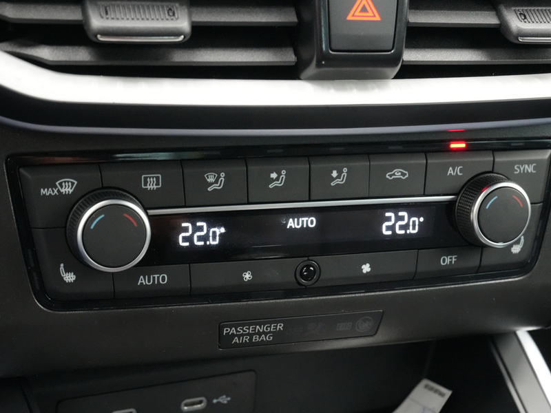 SEAT Arona FR DSG NAVI VIRT ACC KAM SHZ CARPLAY LE — photo 11