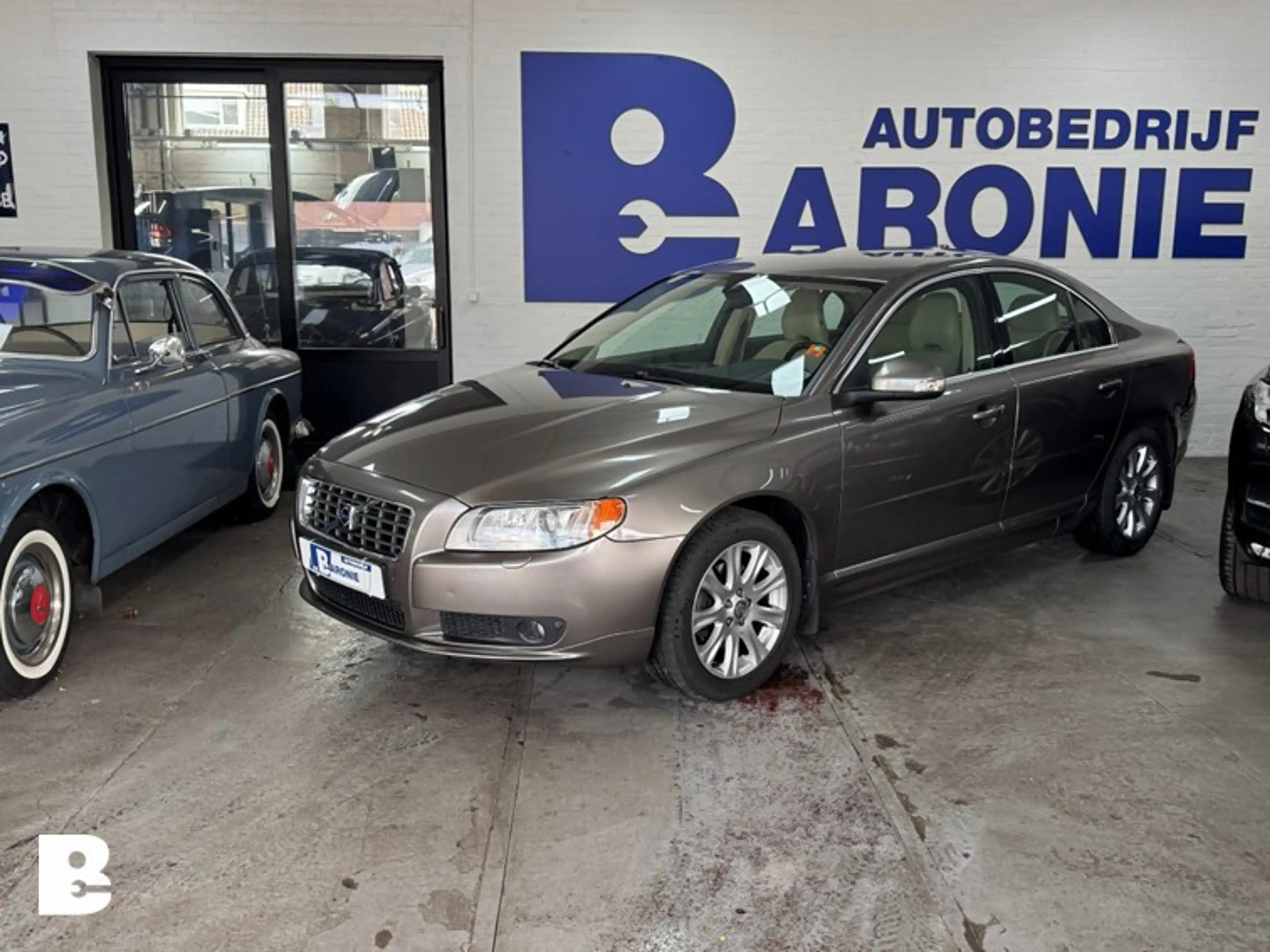 Volvo S80 2.5 T Summum, xenon — photo 5