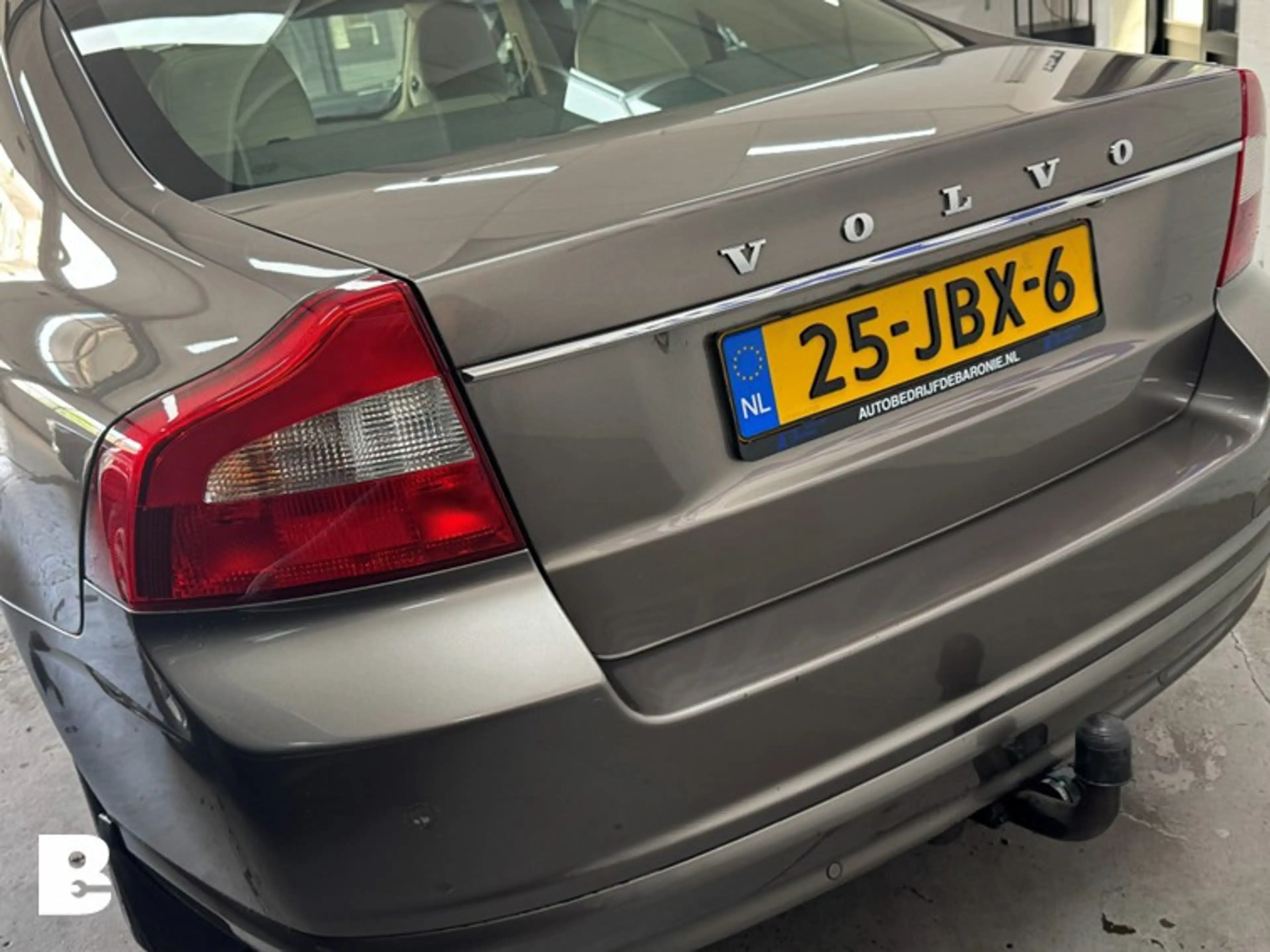 Volvo S80 2.5 T Summum, xenon — photo 12