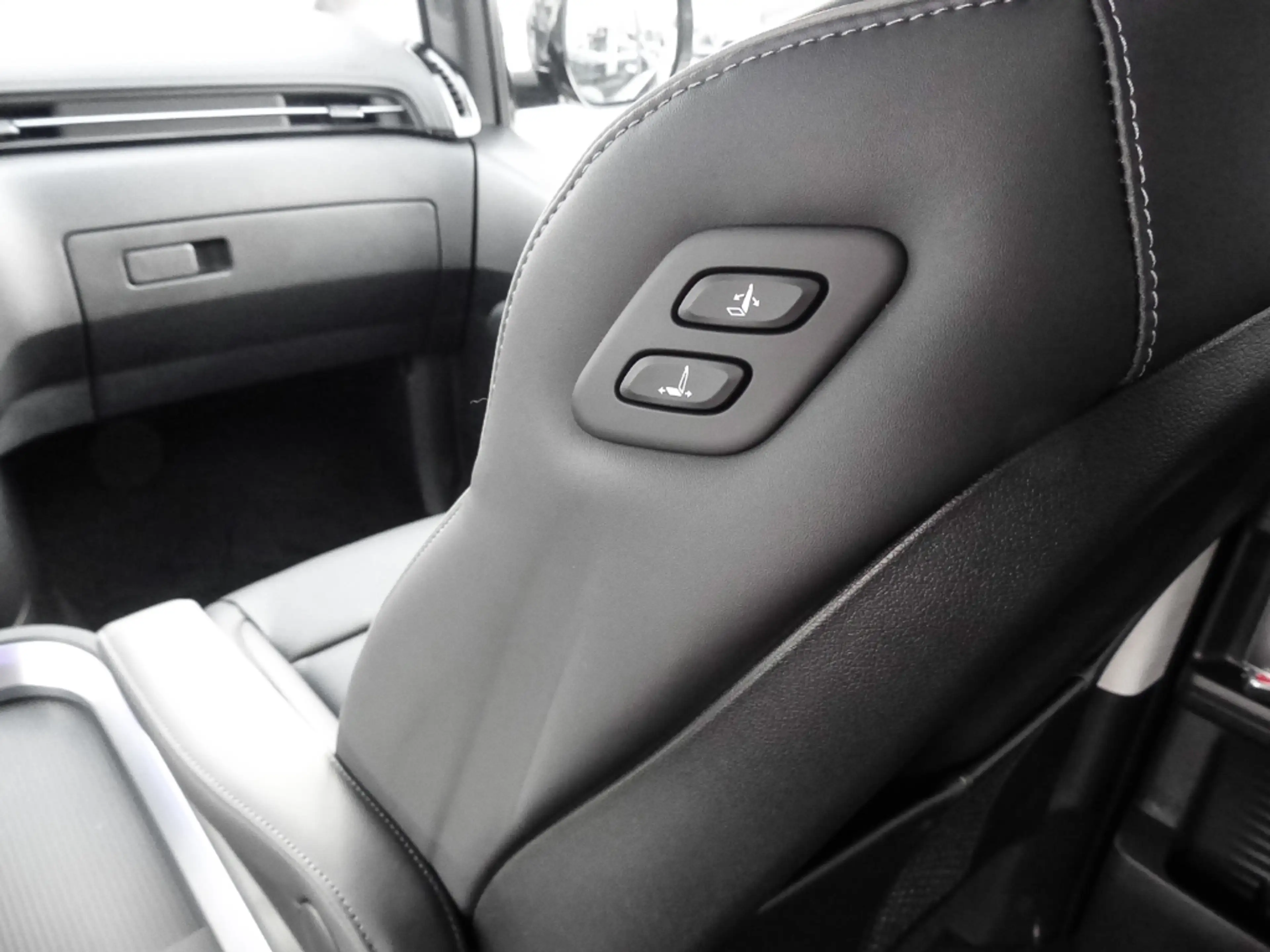 Hyundai STARIA Signature Hybrid 2WD 1.6 T-GDI EU6e 7-Sitzer — photo 14