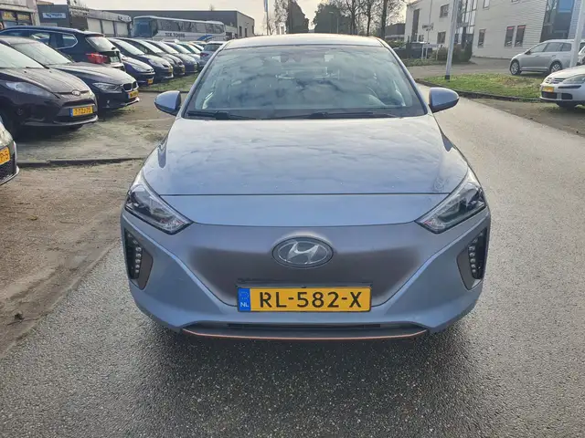 Hyundai Ioniq view 15