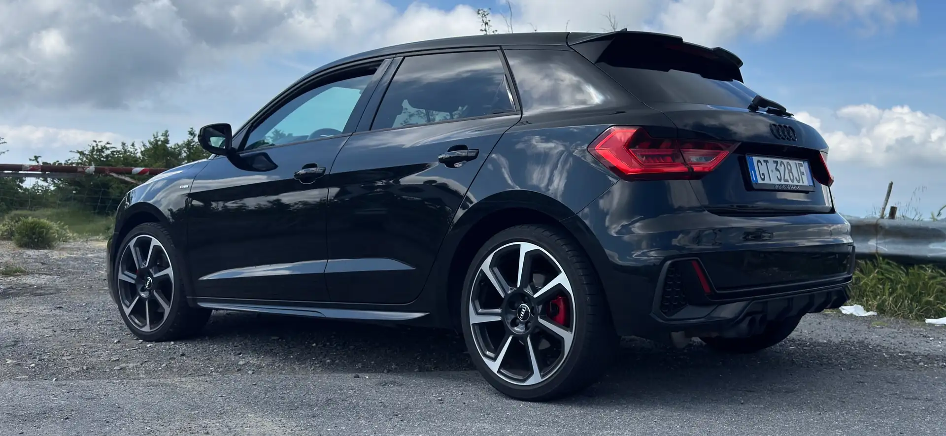 Audi A1 A1 II 2019 Sportback 40 2.0 tfsi S Line s-tronic Schwarz - 2