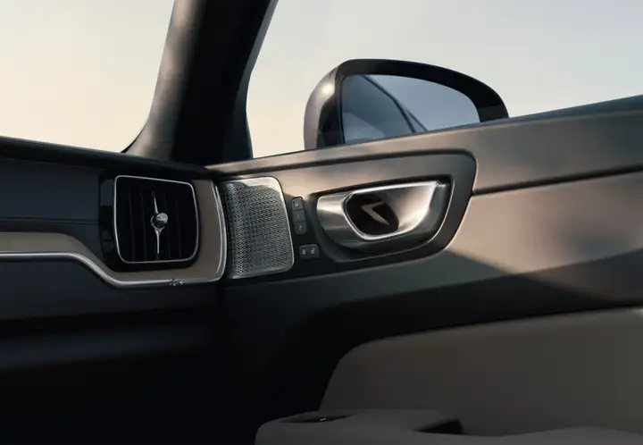 Volvo XC60 2.0 D4 R-Design 6V 2018, foto 17