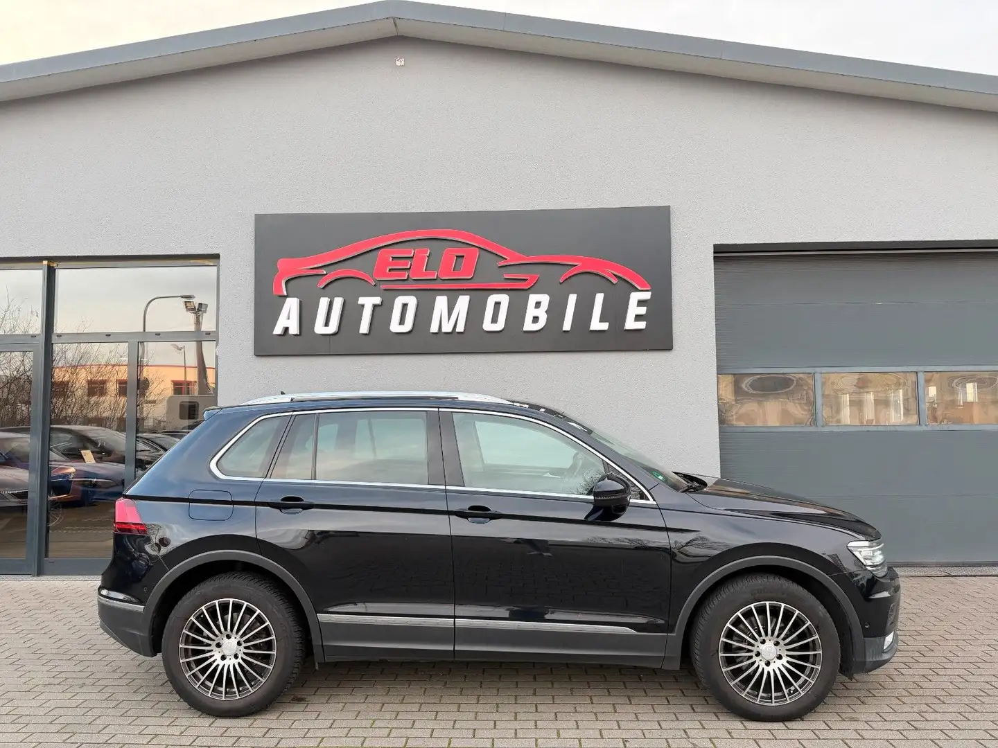 Volkswagen Tiguan Highline*Virtual Cockpit*ACC*Massage* Schwarz - 2