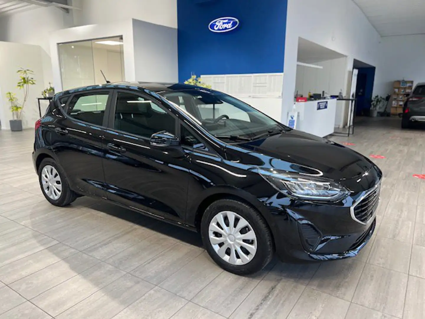 Ford Fiesta 1.0i EcoBoost 100pk Connected EURO 6d Zwart - 1