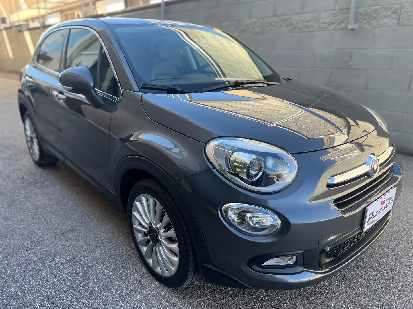 Fiat 500X 1.6 mjt Lounge 120cv XENON/NAVI/PELLE/18; PERFETTA Gris - 1