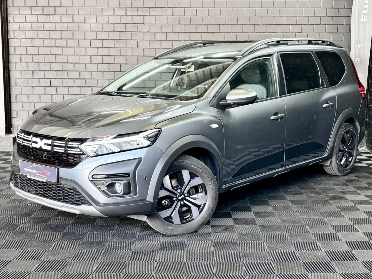 Dacia Jogger HYBRID 140 MULTIMODE EXPRESSION *7 PLACES * Gris - 1