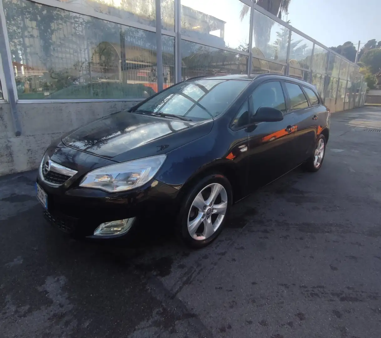 Opel Astra sport tourer 1.7cdti diesel 2012 - 1
