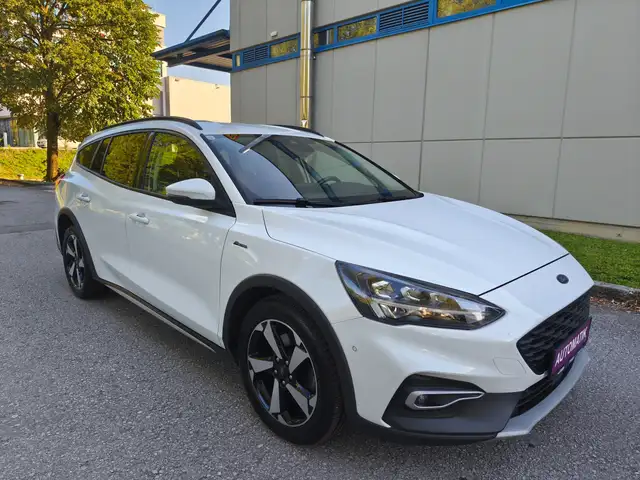 Ford Focus view 9