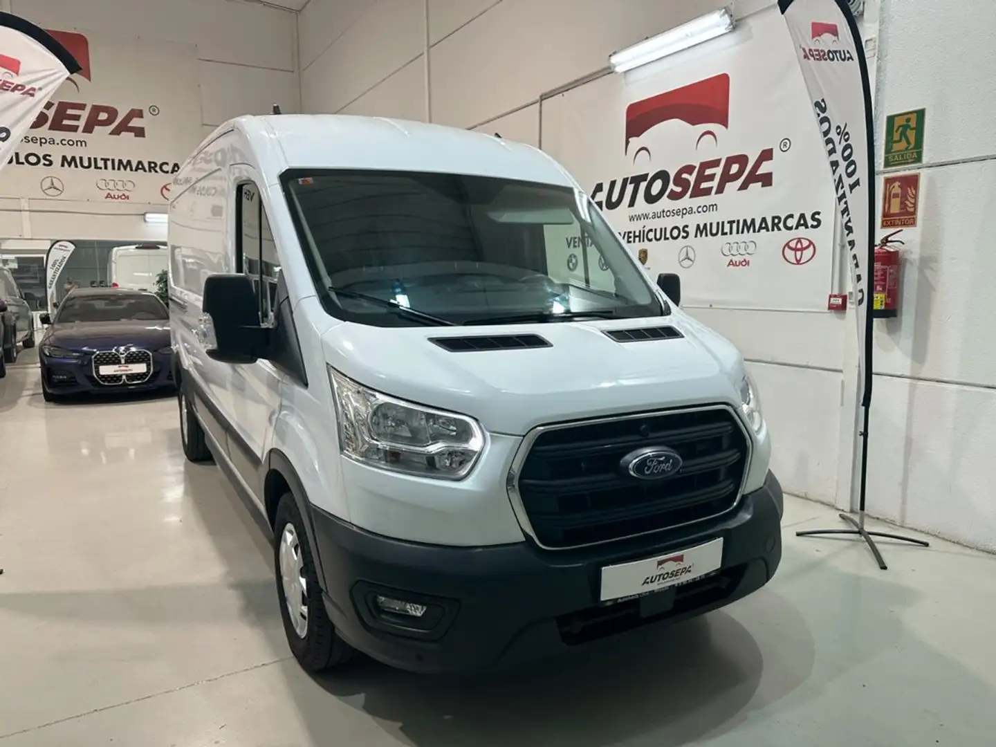 Ford Transit 350 96kW L3H2 Van Trend AWD Blanco - 2