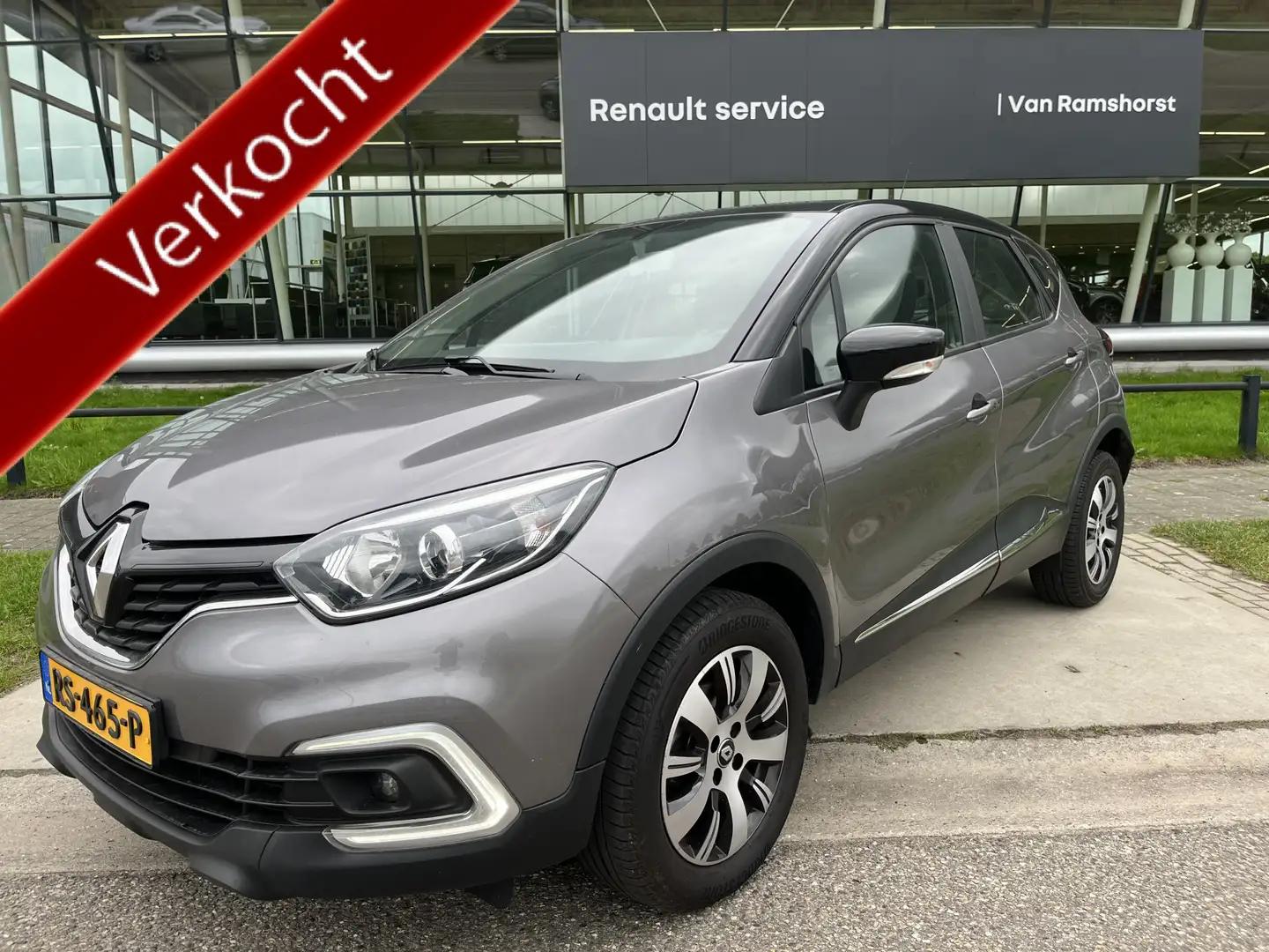 Renault Captur 0.9 TCe / Navigatie / Trekhaak / Keyless / Airco / Grijs - 1