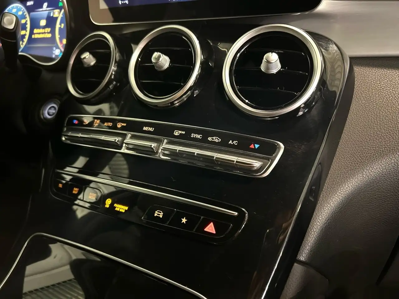 Mercedes-Benz GLC 300 - GLC Coupe 300 d Premium 4matic auto 14