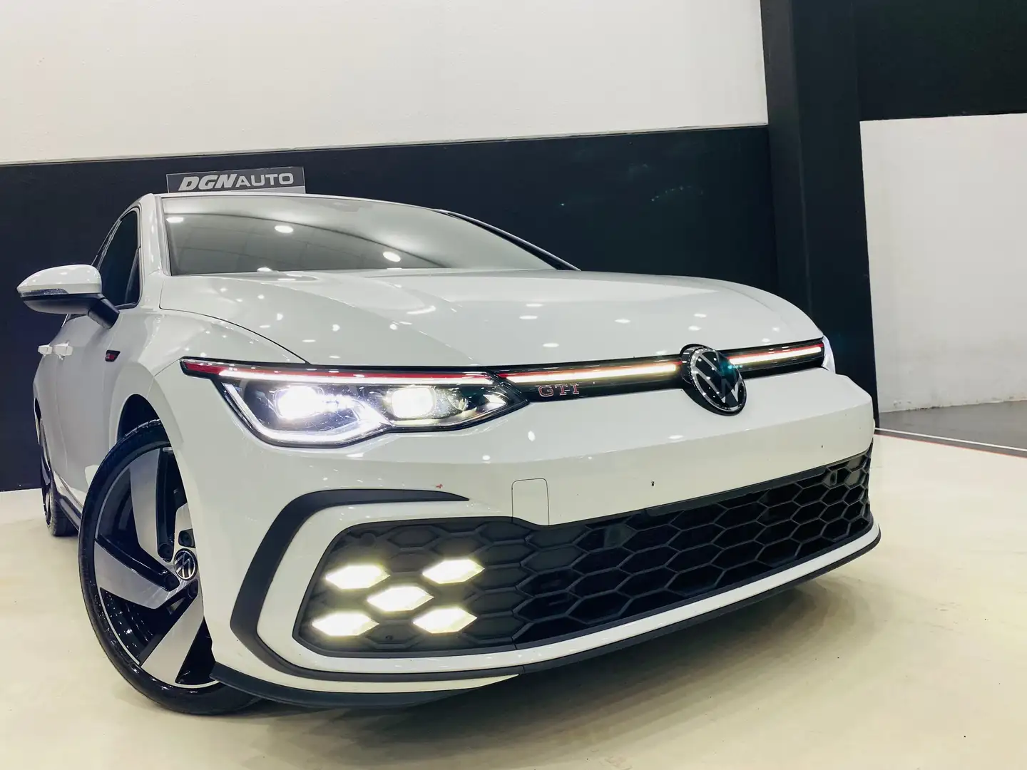 Volkswagen Golf GTI Golf 2.0 tsi GTI 245cv dsg Prezzo Promo 25999 Wit - 1