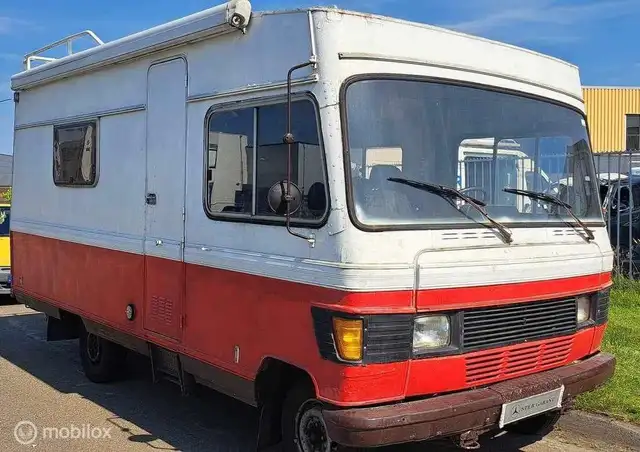 Mercedes-Benz 601 408 D28 motor en bak goed rijd goed.