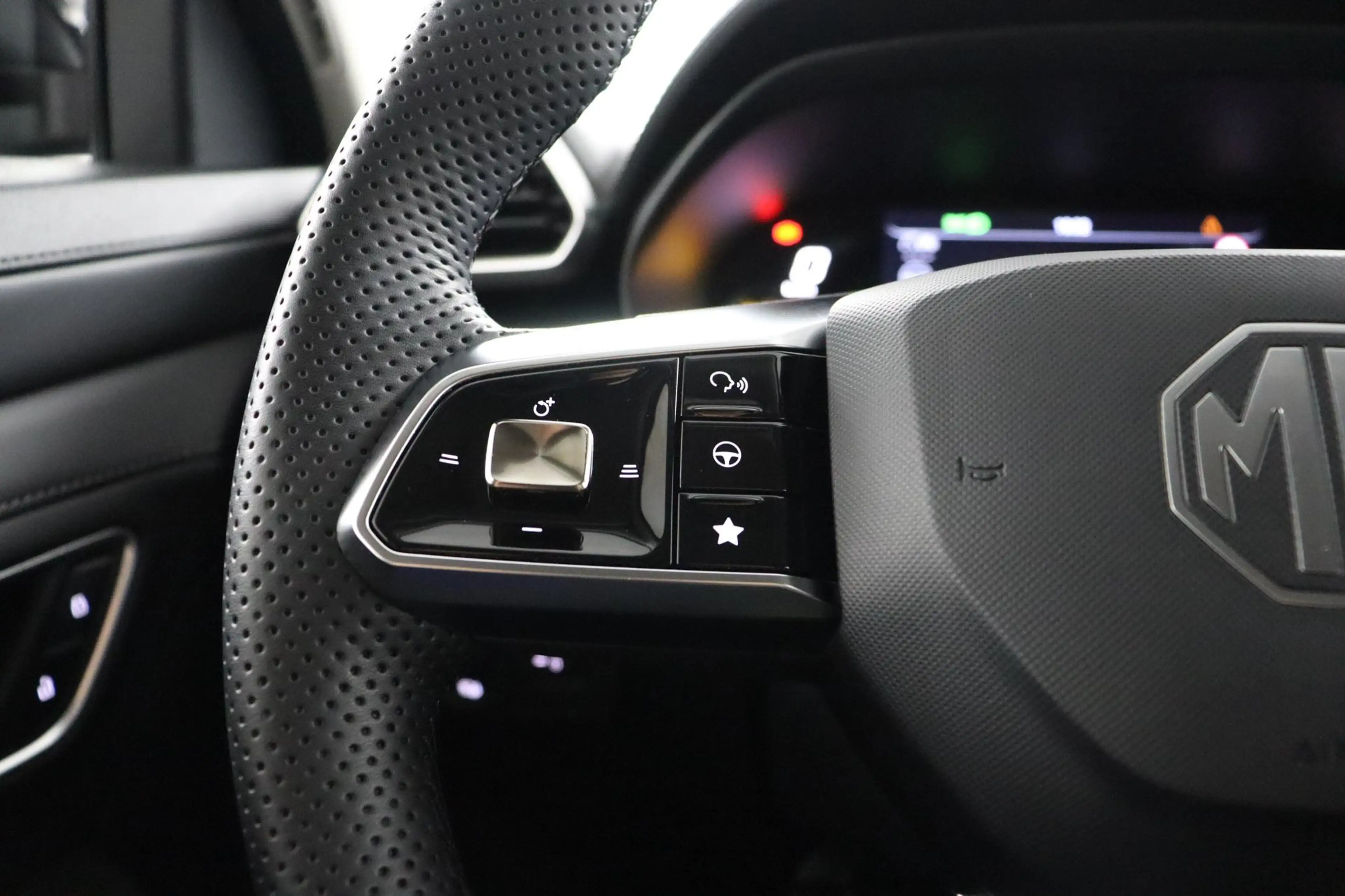 MG ZS 1.5 Hybrid+ Luxury | Keyless entry | 360 Camera| S — photo 7