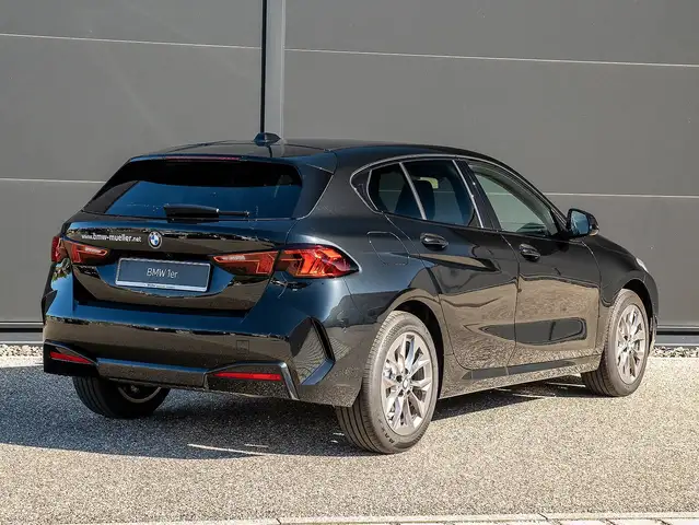 BMW 1 Series view 2