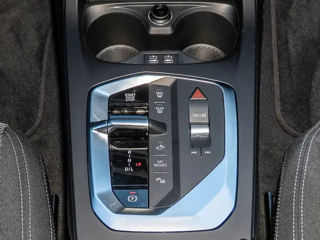 BMW 1 Series view 8