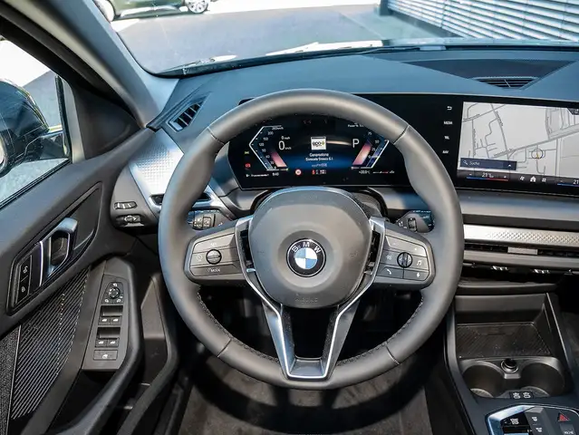 BMW 1 Series view 9
