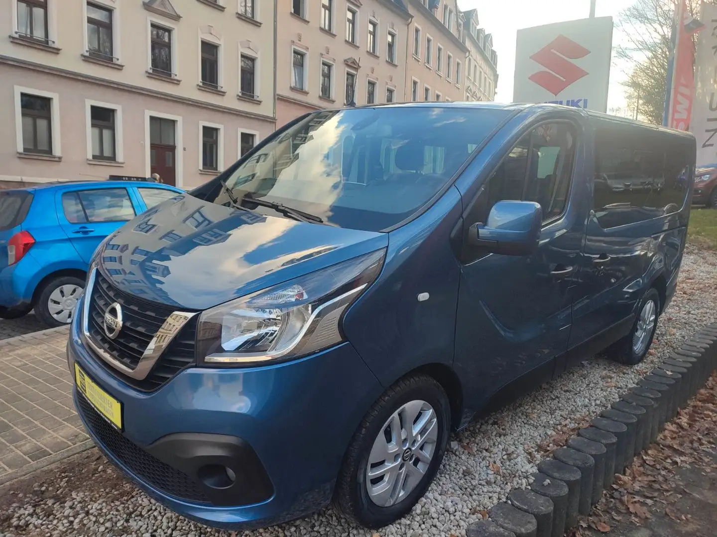 Nissan NV300 2,0 Comfort Premium AT Синий - 1